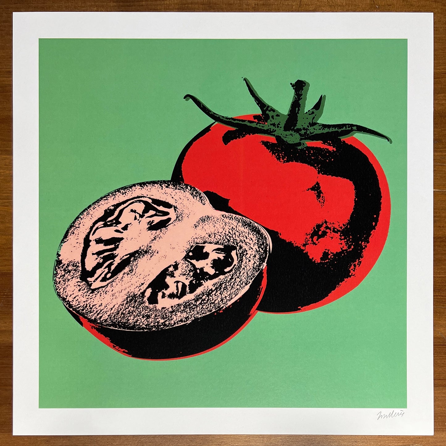 Illustration of a whole tomato and a sliced tomato on a green background